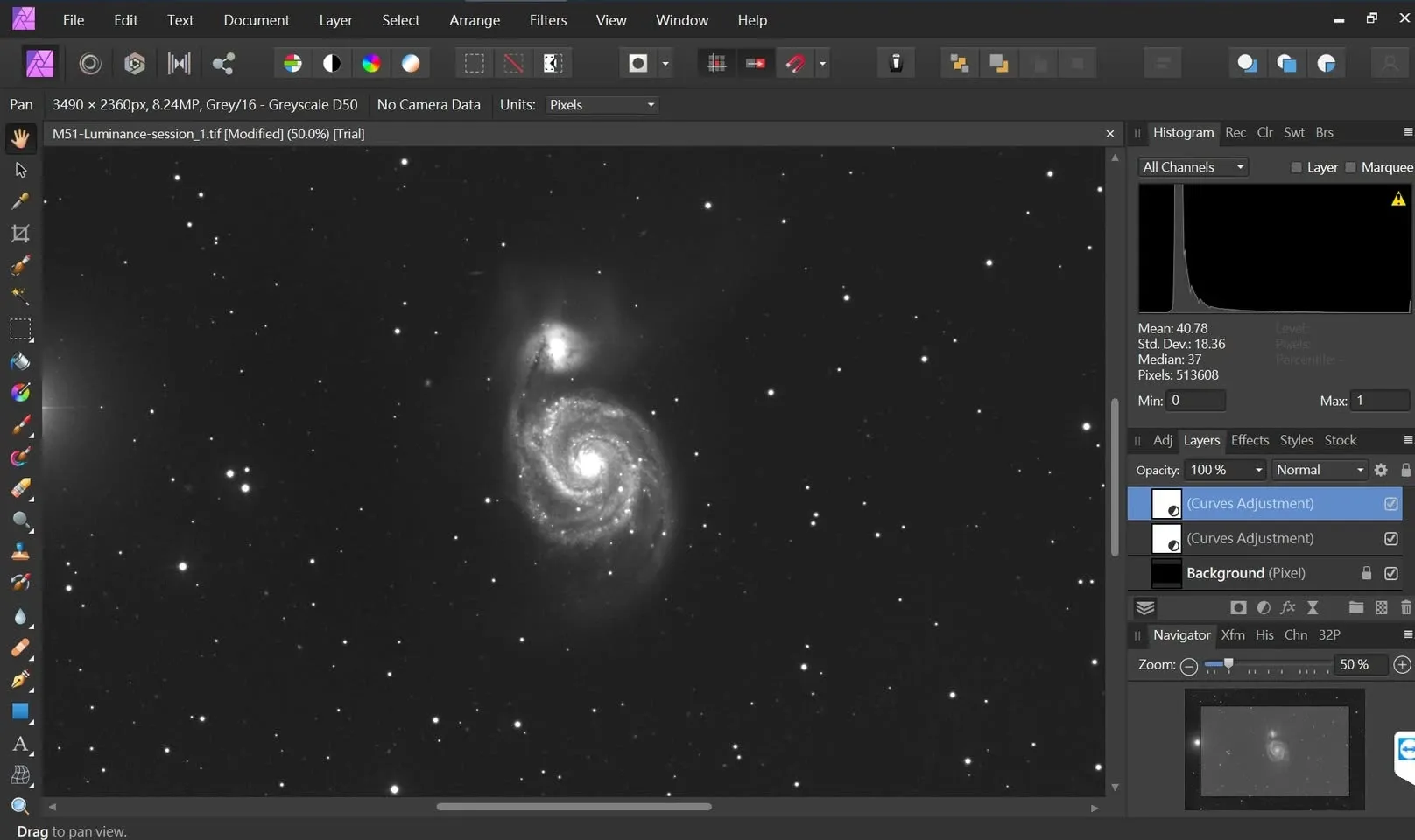 Affinity Photo 中以兩個調整圖層把同一張線性 M51 明度影像拉亮顯示